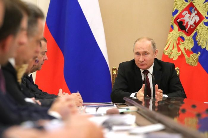 Президент поручил правительству освободить от налога «подъемные» для сельских медиков.