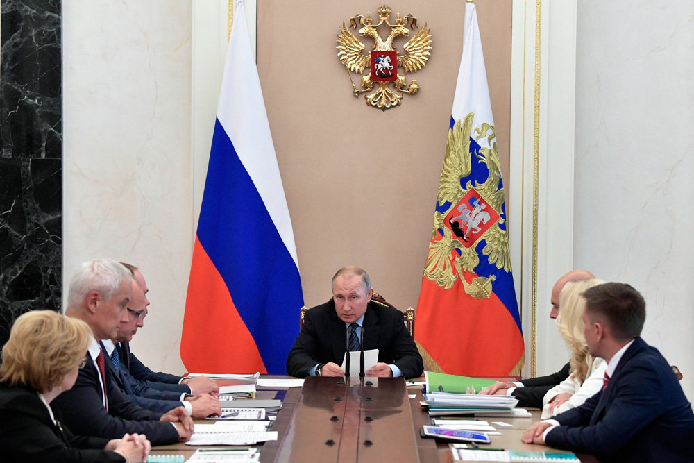 Путин призвал не забывать о первичном звене медпомощи под предлогом развития высоких технологий.