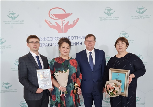Третье место по итогам конкурса "Равняемся на лучших" заняла  председатель Центра медицины катастроф и скорой медицинской помощи Маргарита Давыдова.