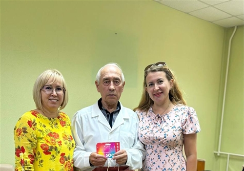 Профсоюз Наркологического диспансера поздравил ветерана-юбиляра. 
