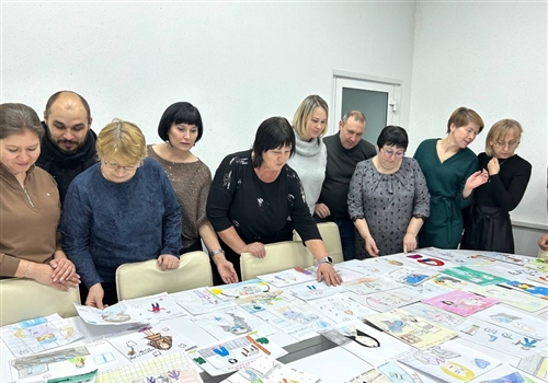 День матери в красках: юные художники Городской стоматологии поздравили своих мам.