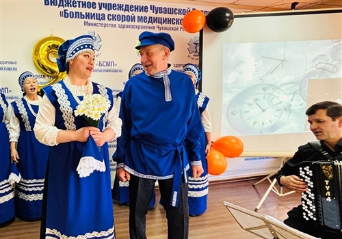 Хор Республиканского противотуберкулезного диспансера выступил с праздничным концертом в Больнице скорой медицинской помощи.